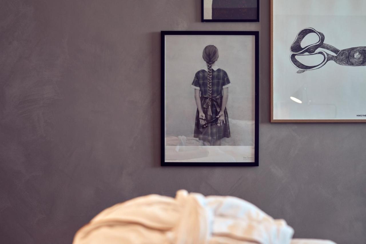 Naeaes Fabriker Hotell & Restaurang Tollered Bagian luar foto