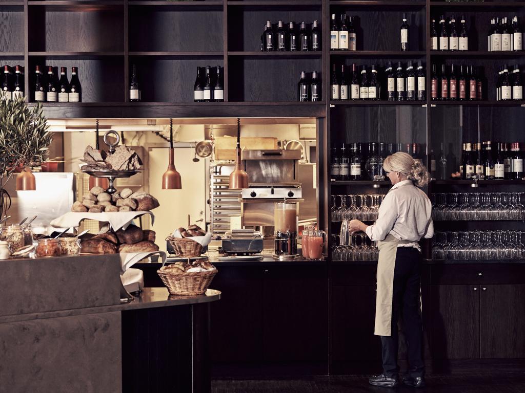 Naeaes Fabriker Hotell & Restaurang Tollered Bagian luar foto